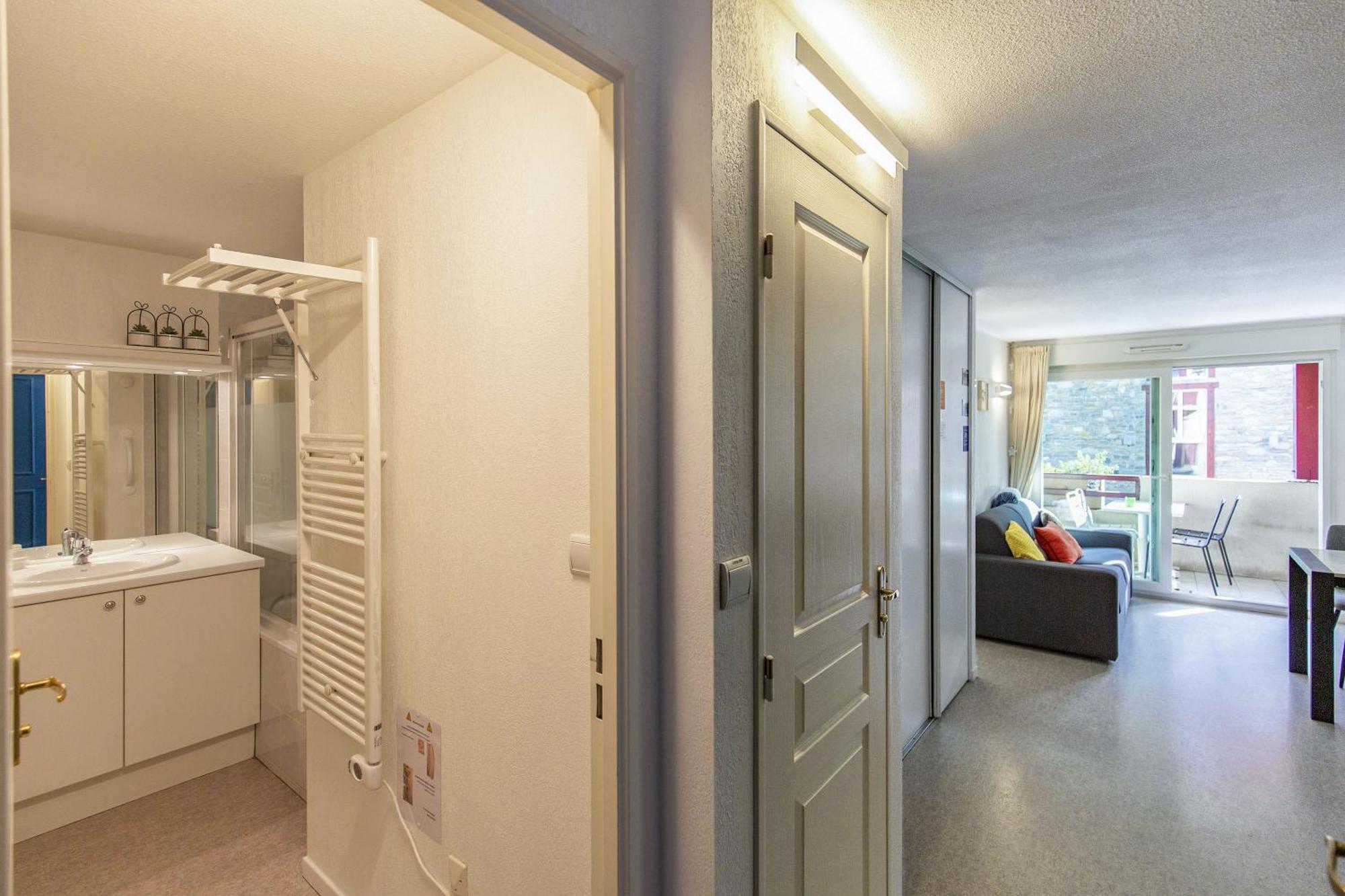 Appt 4 Pers Tout Equipe, Hypercentre Village, Fibre, Garage, Linge Fourni Сен-Лари-Сулан Екстериор снимка